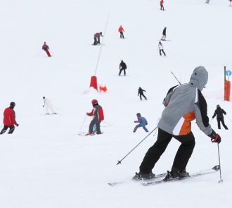 Vzdělávací kurzy: Kurz Instruktor lyžování, Doškolovací kurz pro instruktory lyžování